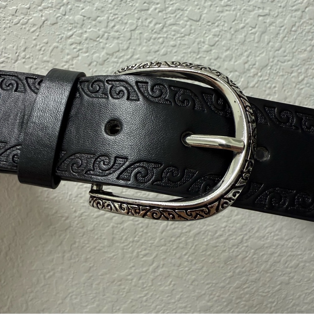 Linea Pelle Black Embossed Belt with Silver Buckle - Picture 2 of 7